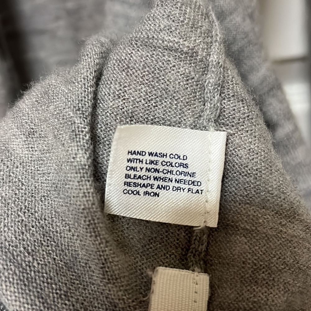 Women’s Gray Cardigan, Size M - Picture 6 of 7